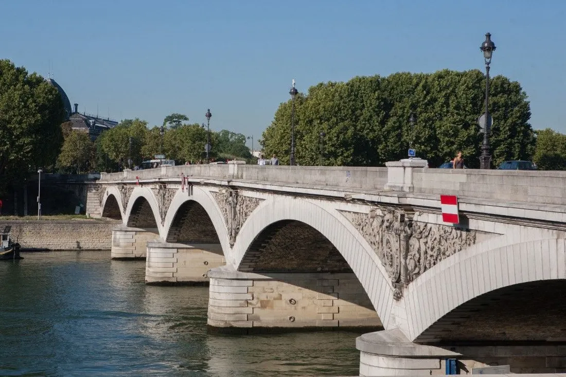 Paris : un cadavre découpé en morceaux retrouvé dans une valise sous le pont d'Austerlitz 