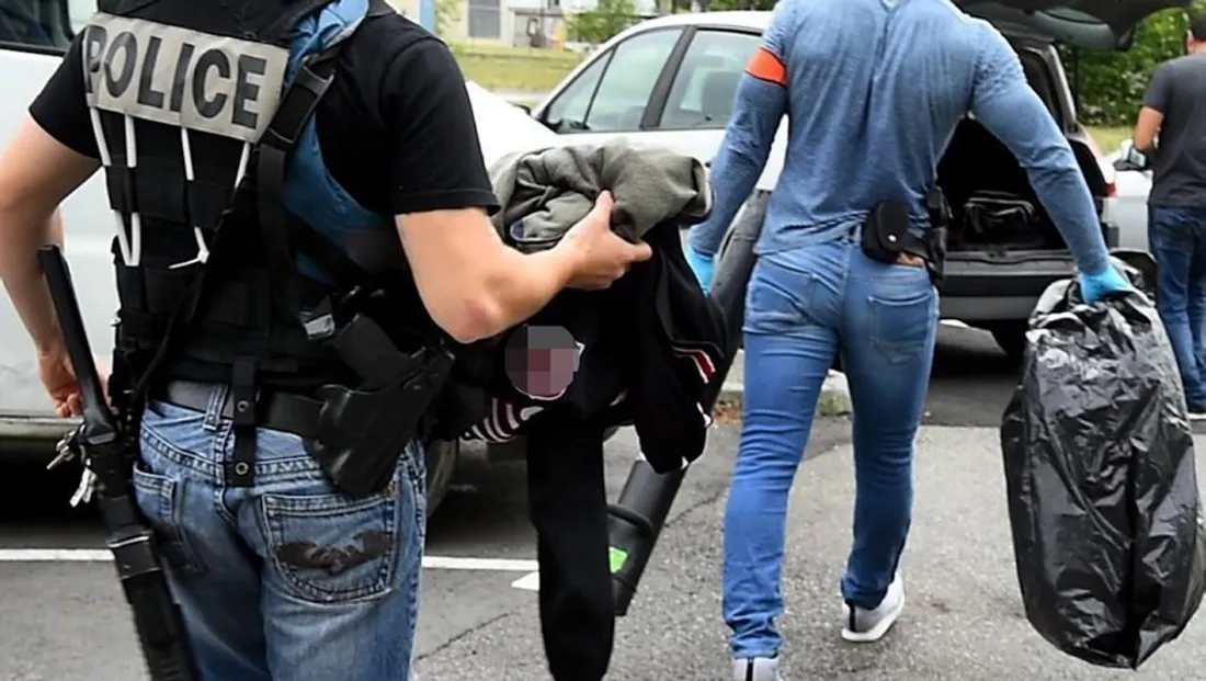 Un homme arrêté pour vol révèle un stock impressionnant de drogues