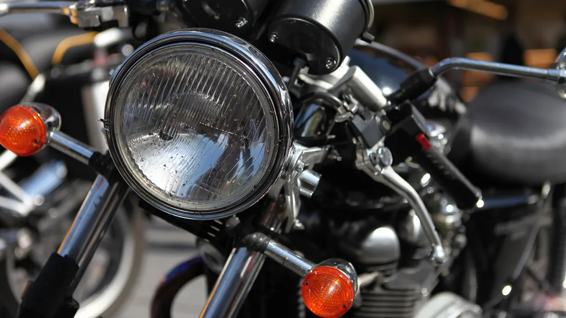 Motos
