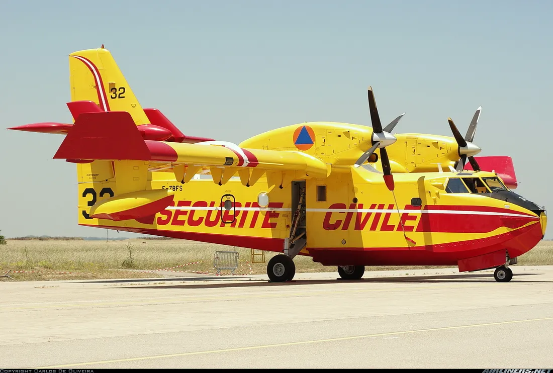 Des Canadairs français mobilisés pour soutenir les pompiers au Portugal