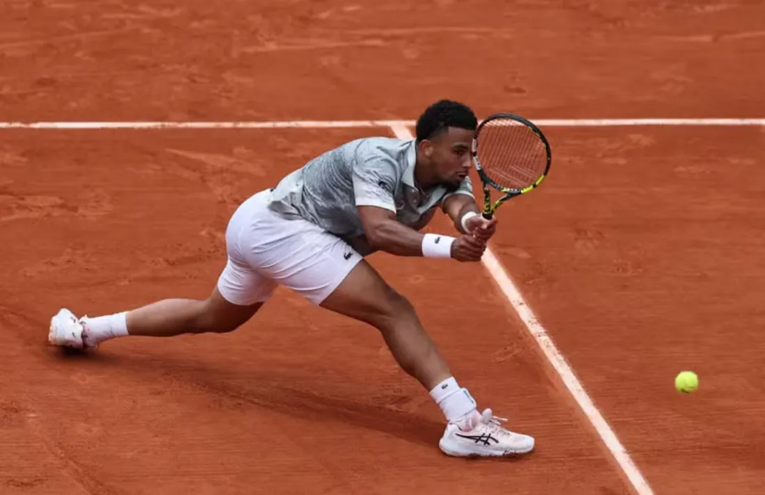 Arthur Fils, lors de son match du premier tour à Rolland-Garros 