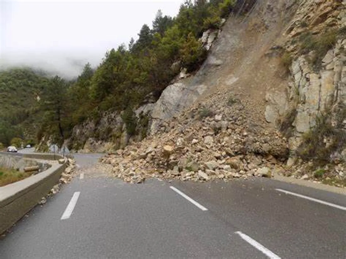 [ Circulation ] Éboulement sur la RD 4085 : La circulation coupée entre Digne et Castellane