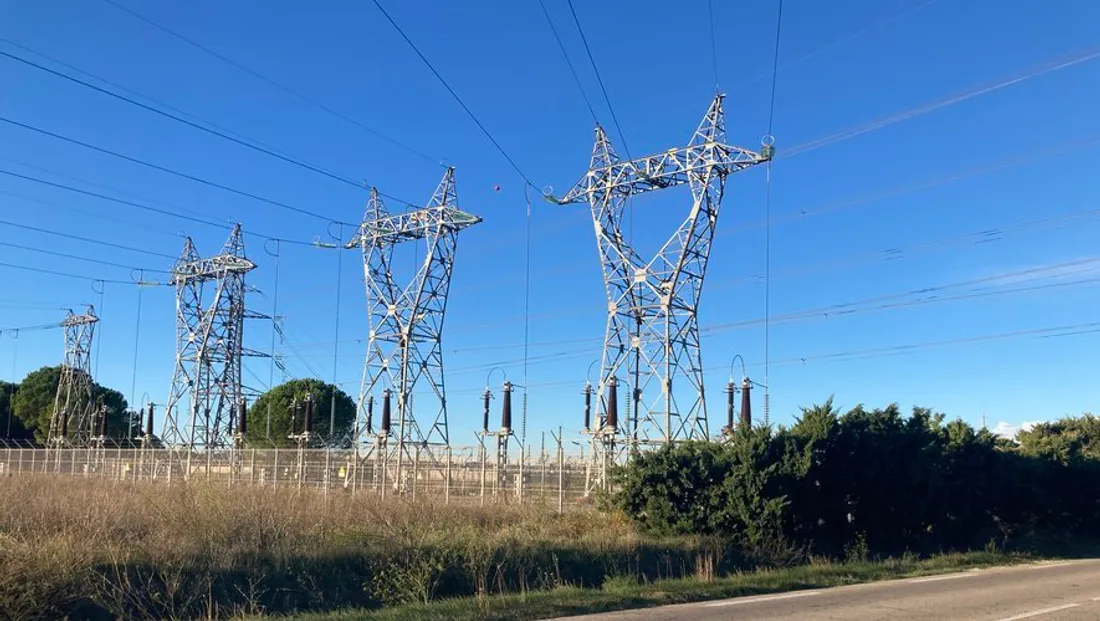 Ligne très haute tension Fos–Jonquières