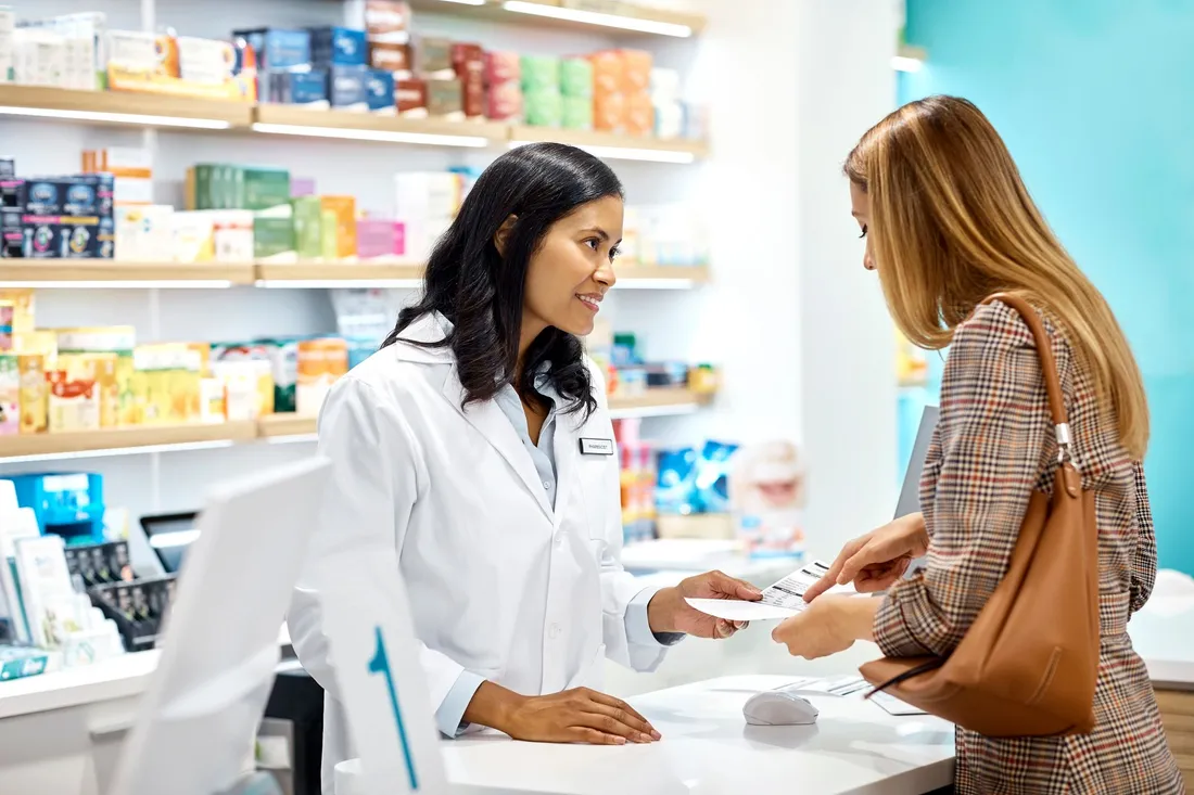 [ EMPLOI ]: Les files d'attente s'allongent dans les pharmacies