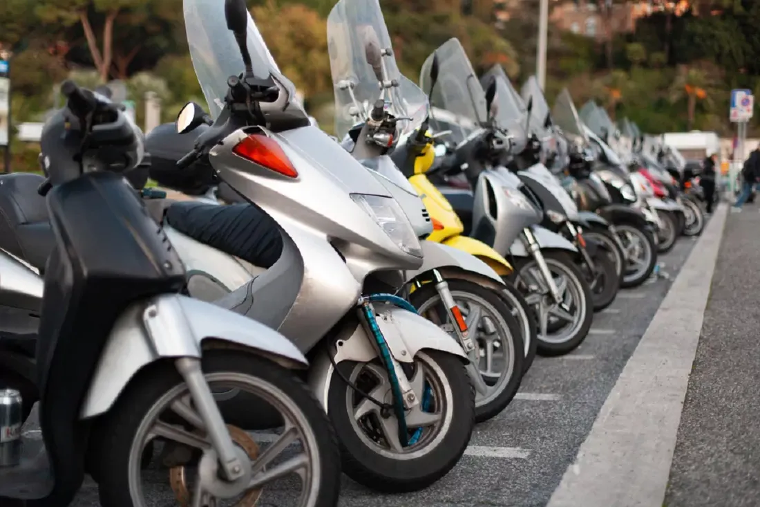 Nîmes : Deux adolescents arrêtés pour vols de scooters lors de faux rendez-vous