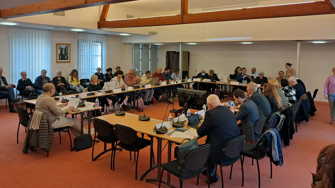 Conseil municipal du mardi 15 avril 2025 (2) © Radio Intensité