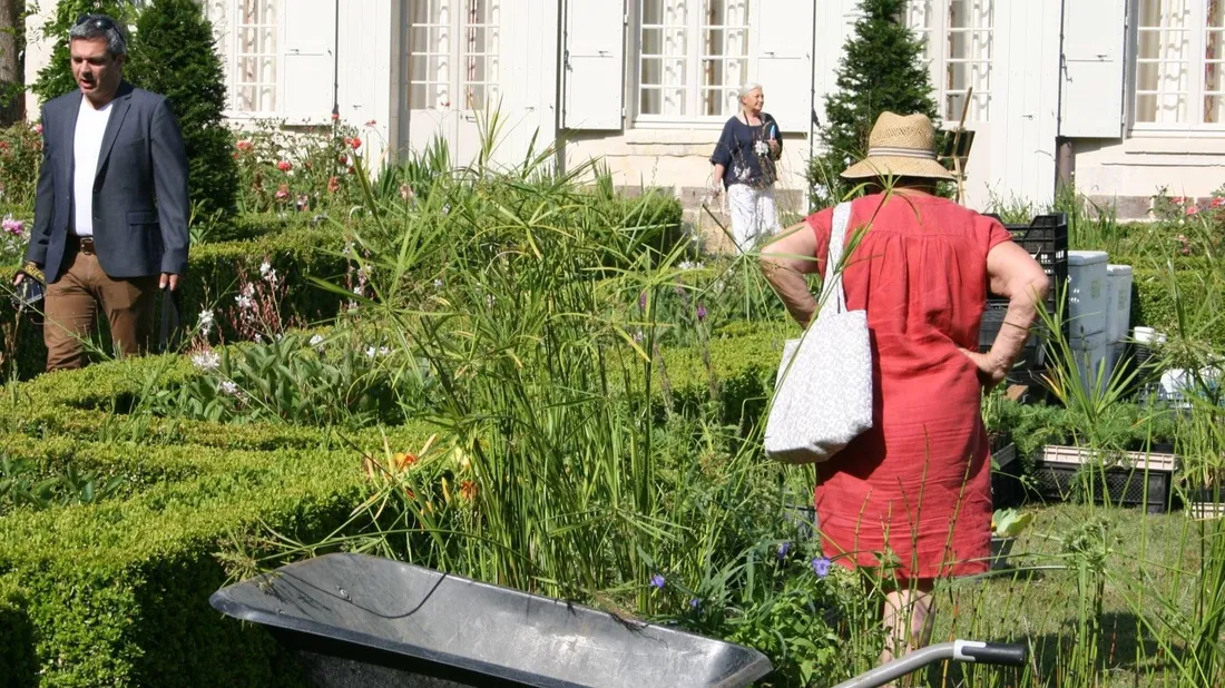 fete jardin thiron public