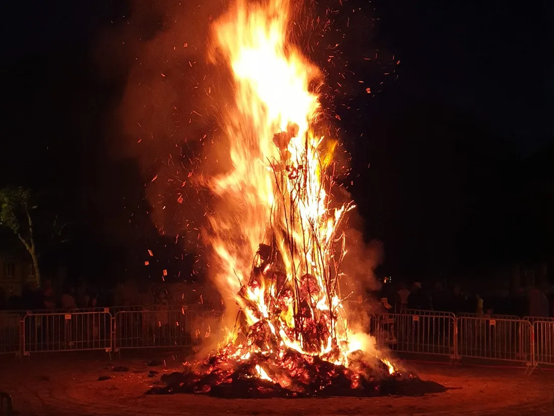 BROU - Feu de Saint Jean