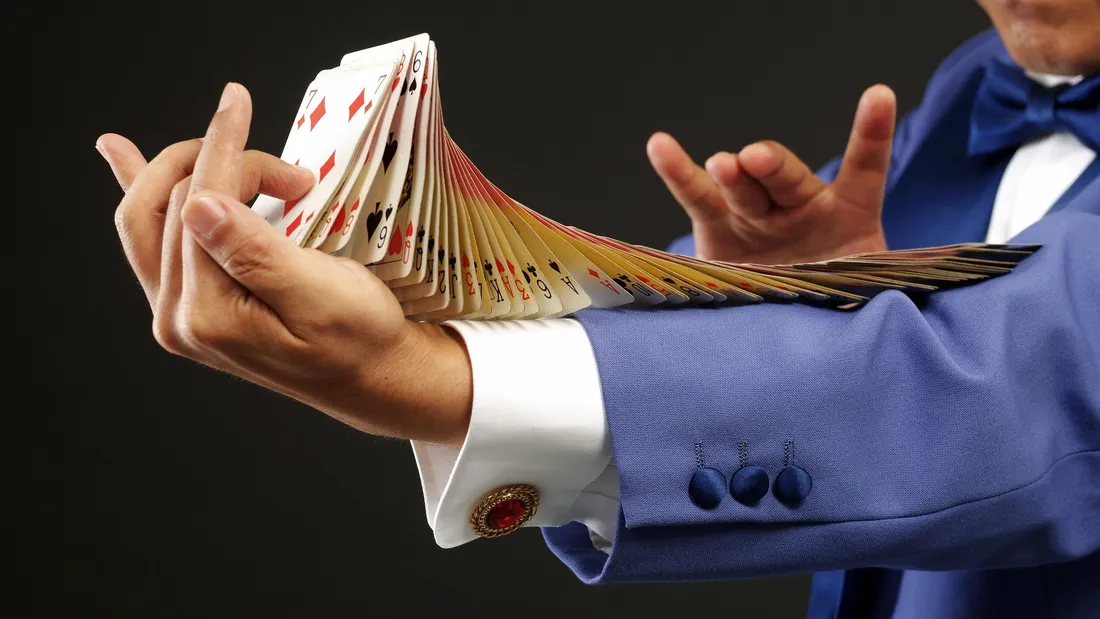 spectacle magie magicien cartes