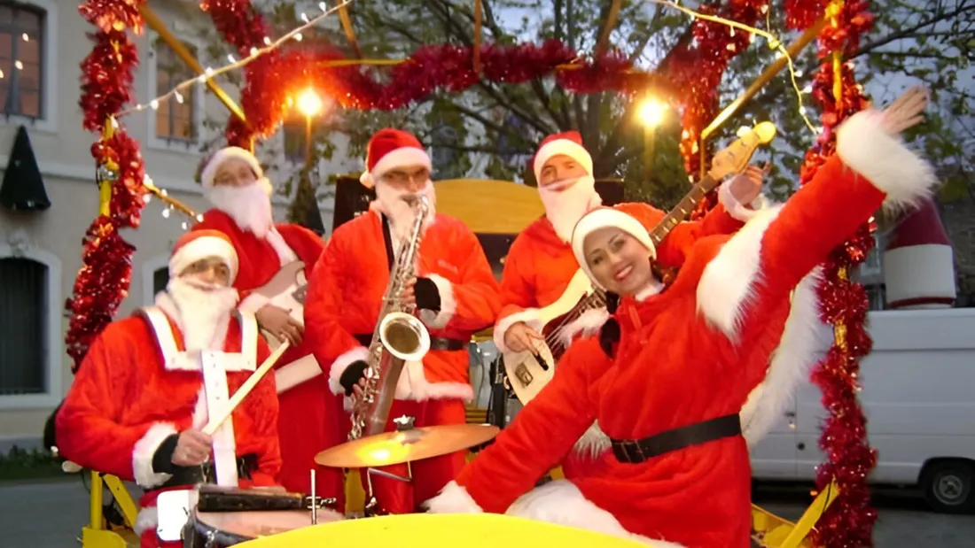 CHARTRES - Spectacle déambulatoire : Papa Noël Band