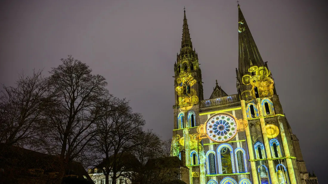 CHARTRES - Visite guidée : Noël en lumières, la tête dans les étoiles