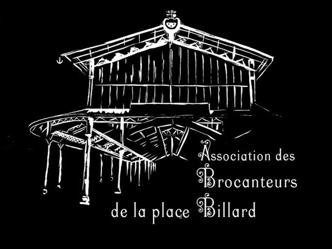 CHARTRES - Brocante de l'association des Brocanteurs de la Place Billard