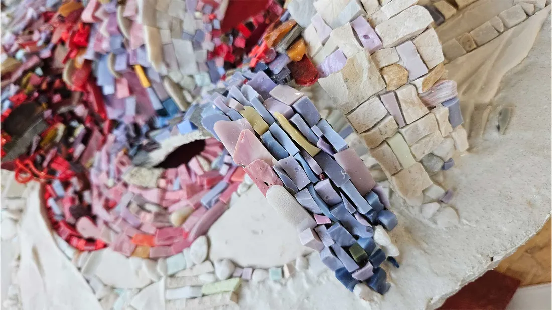 CHARTRES - Chemin des Arts : Ayala Ibragimova, Contes de la Steppe Kazakhe (mosaïque)