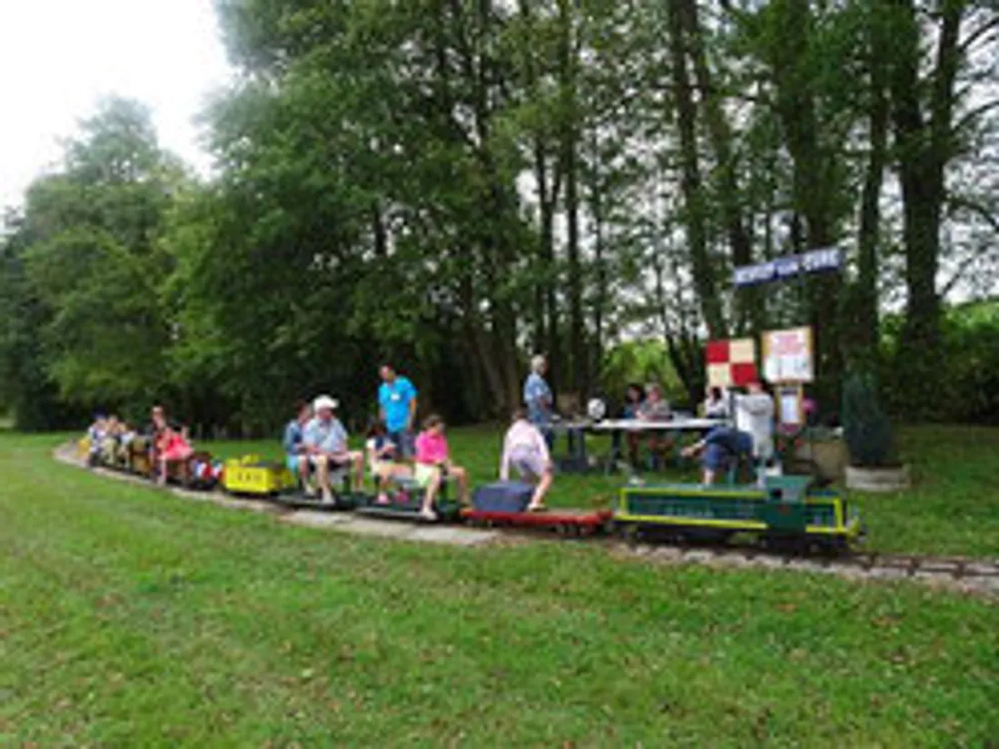 NEUILLY-SUR-EURE (61) - Promenade en petit train