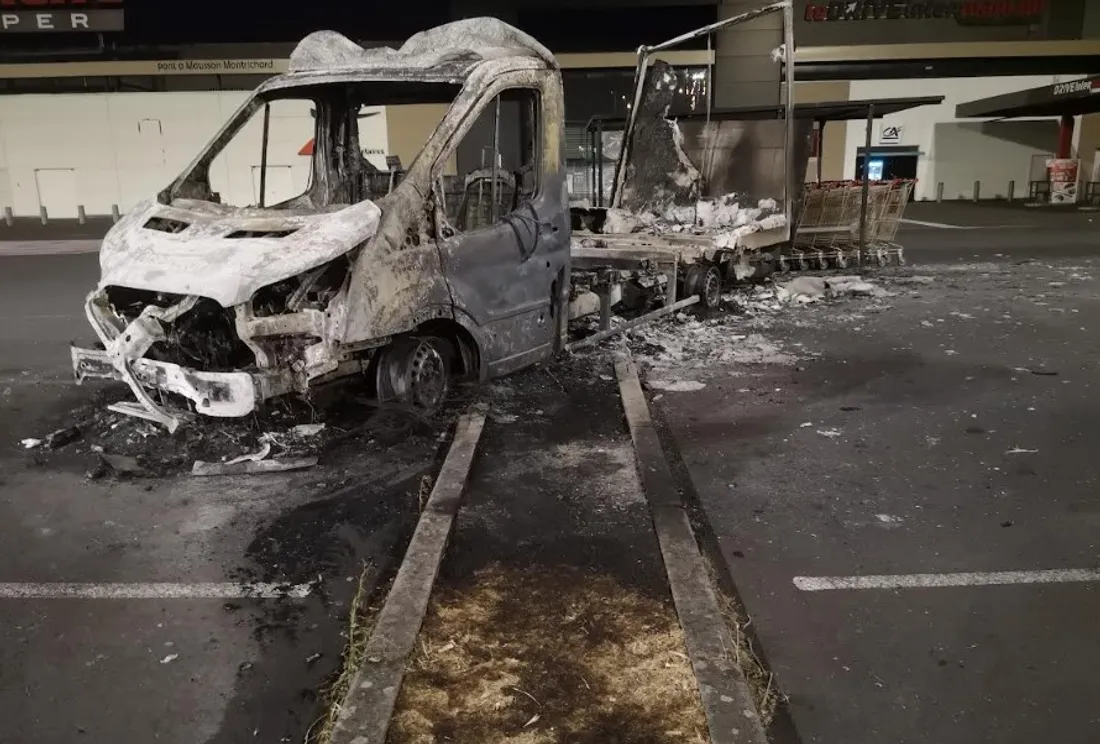 Une camionnette incendiée à Pont-à-Mousson 