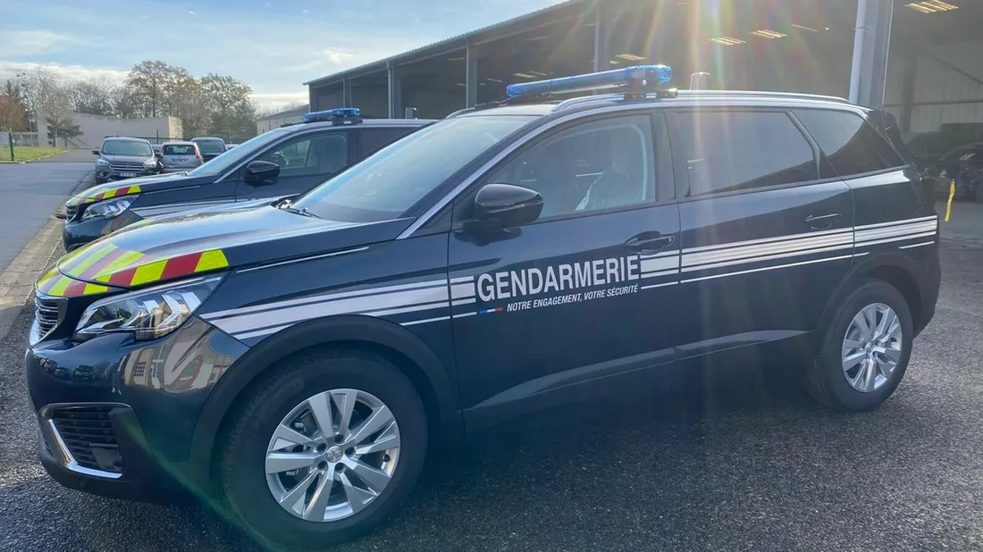 Photo voiture gendarmerie nationale