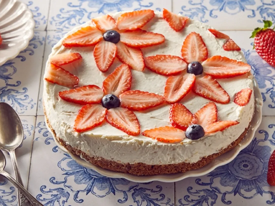 Cheesecake et fruits frais