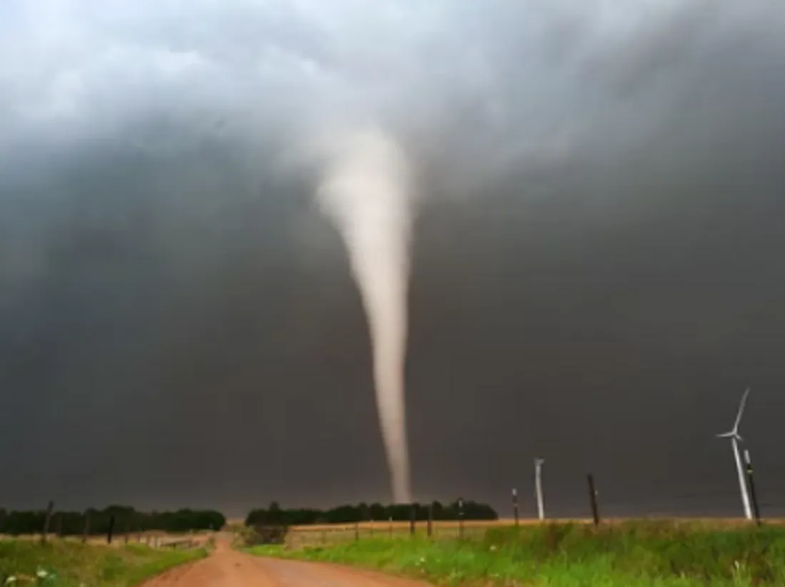 États-Unis : tornades et tempêtes de sable en furie
