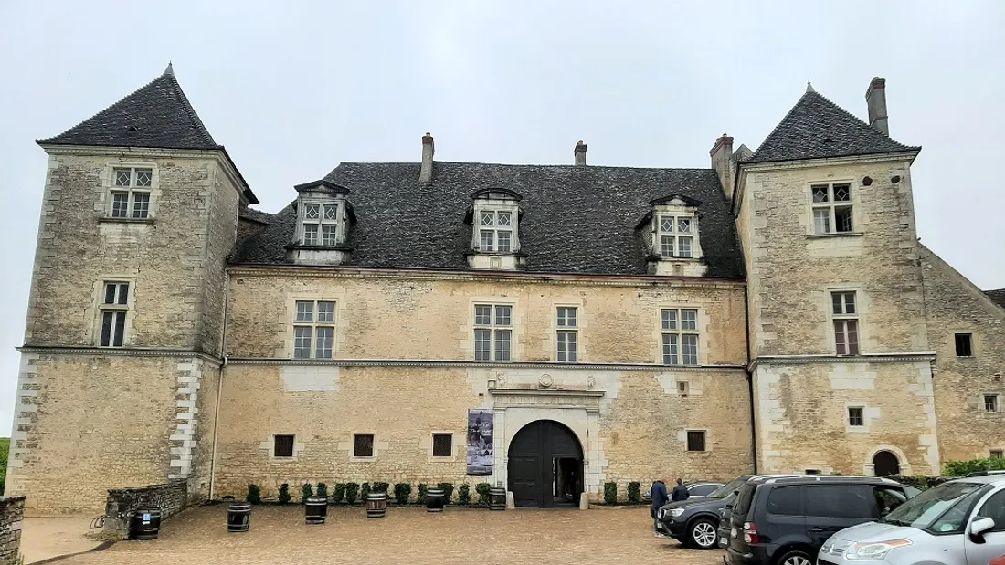 La soirée se déroulera au Château du Clos de Vougeot, à quelques kilomètres au sud de Dijon.
