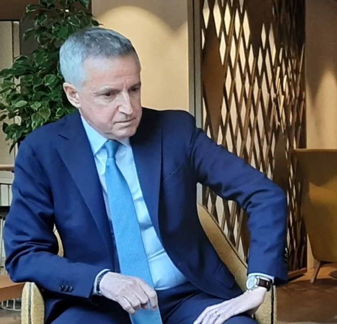 François-Xavier Dugourd dénonce les « irresponsables » députés RN et NFP  