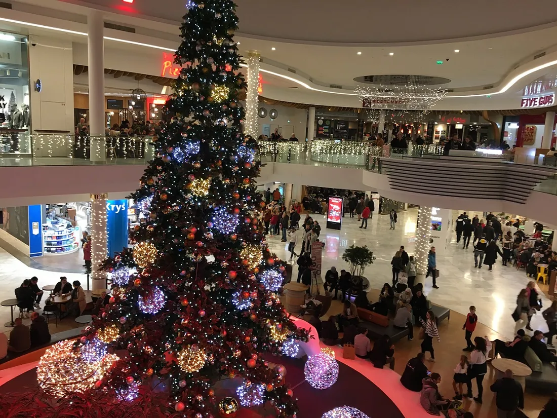 Le centre commercial s'est paré de ses décorations de Noël 