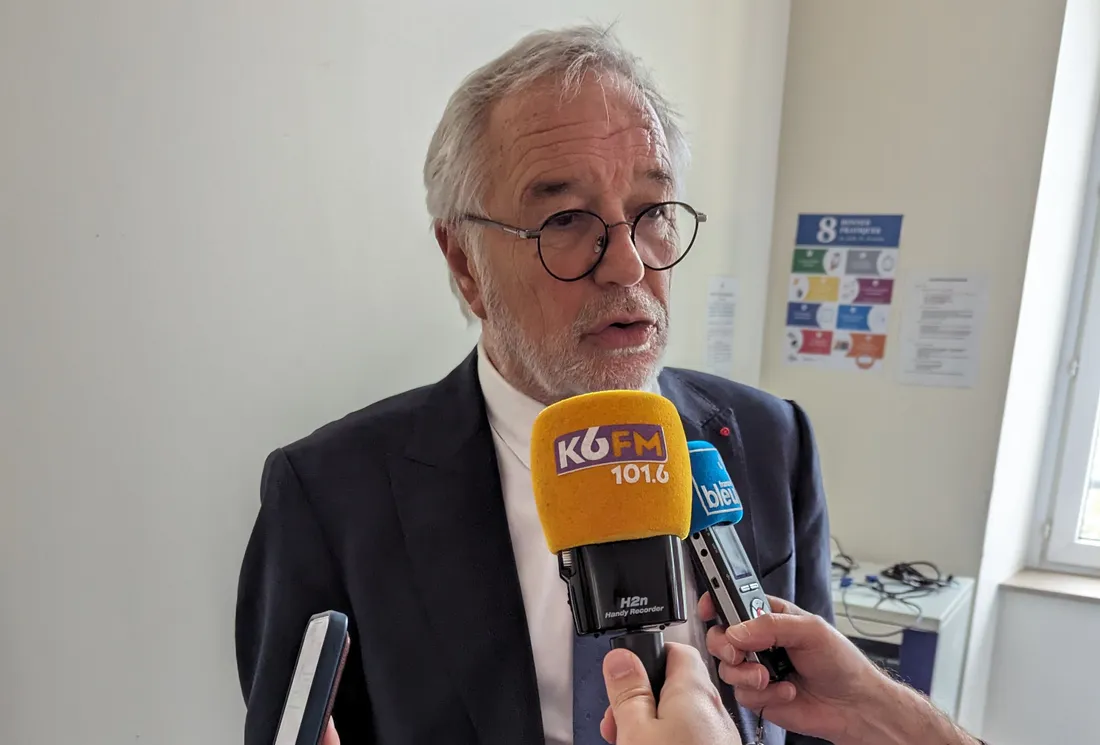 François Rebsamen a nommé ses deux bras droits