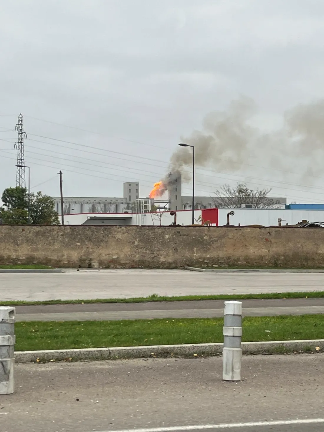 L’incendie aurait pris dans un séchoir à céréales 