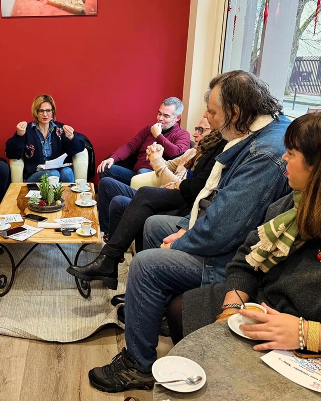 Océane Godard, en présence des membres de l'association "NOUS"