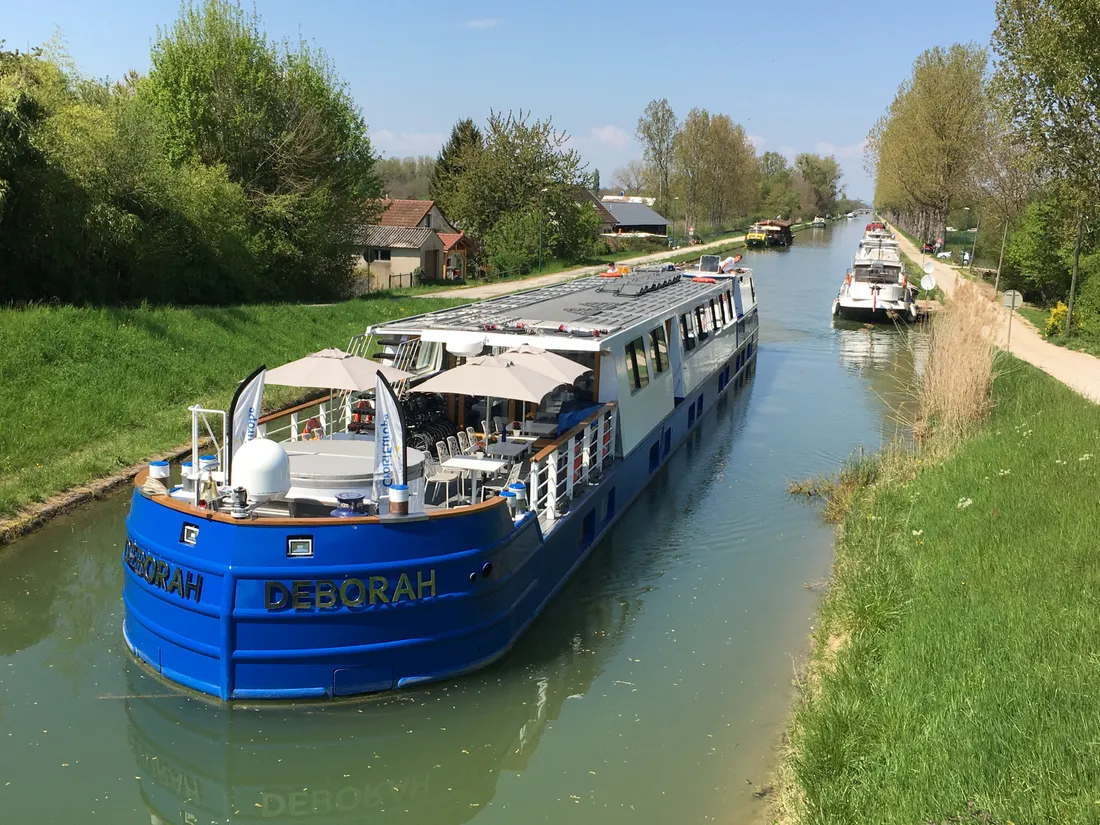 Le canal de Bourgogne c'est 282 kilomètres de canaux entre les cours d'eau de l'Yonne et de la Saône