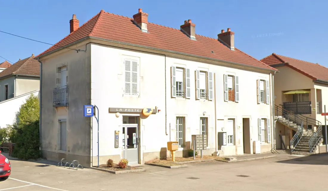 Le bureau de Poste d'Arc-sur-Tille, 22 rue de Dijon.