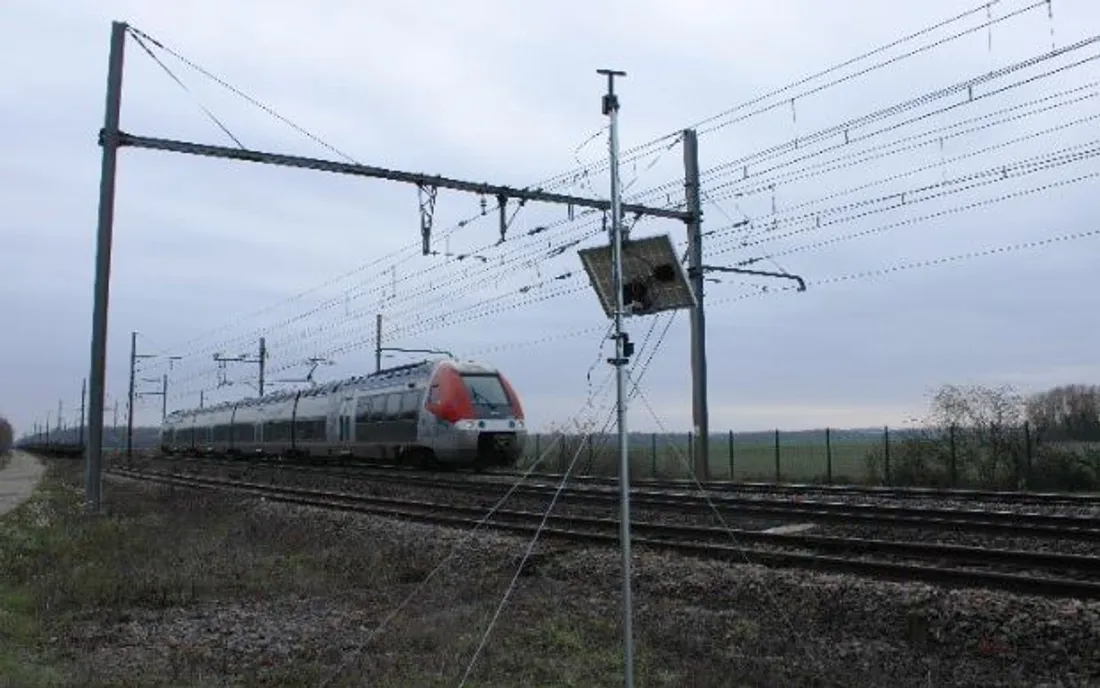 Un dispositif innovant d’effaroucheurs sonores ferroviaire a été mis en place à Thorey-en-plaine