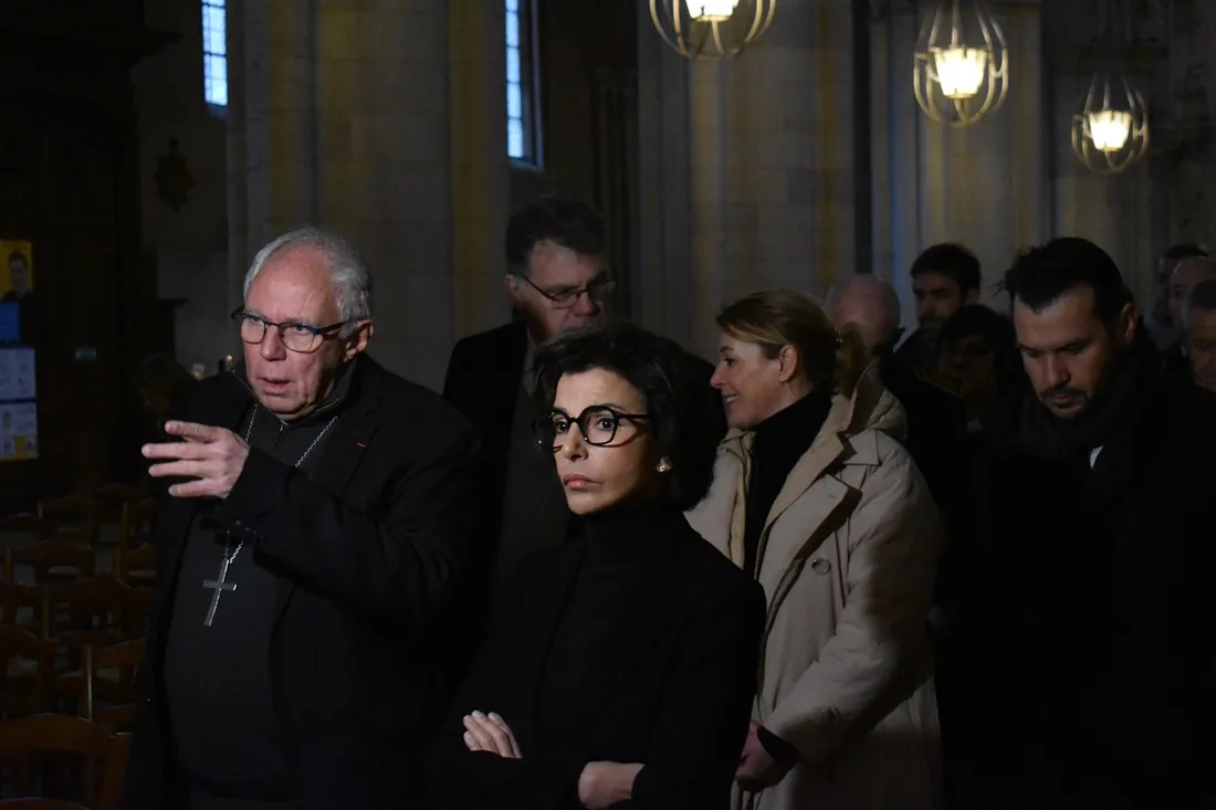 Rachida Dati en compagnie de l'archevêque Antoine Hérouard