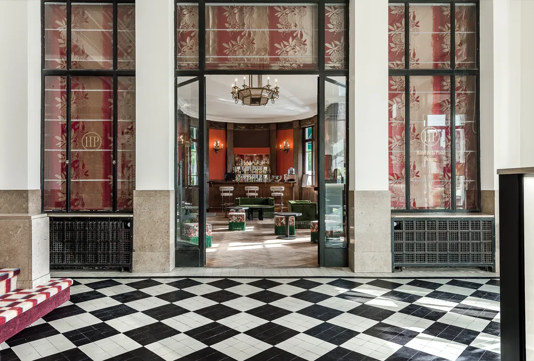 Le bâtiment de l'hôtel est un ancien relais de poste du 17ème siècle