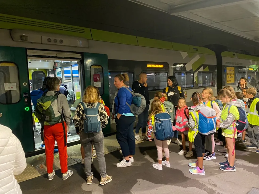 102 élèves sont partis tôt ce mercredi matin de la gare de Dijon