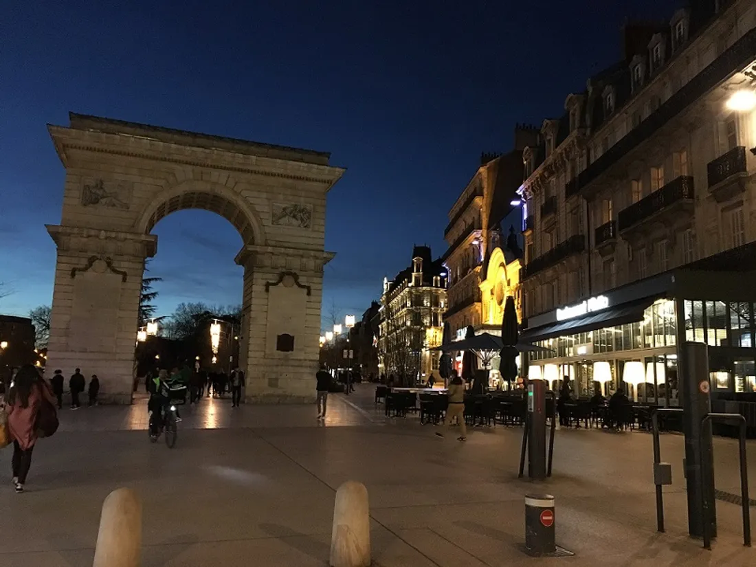 Une action de solidarité est organisée ce jeudi après-midi place Darcy, à Dijon