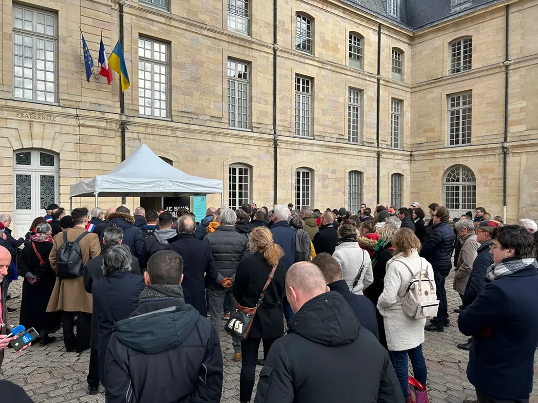 La commémoration a eu lieu ce mardi, à 12h30, dans la cour d'honneur de l'Hôtel de Ville de Dijon