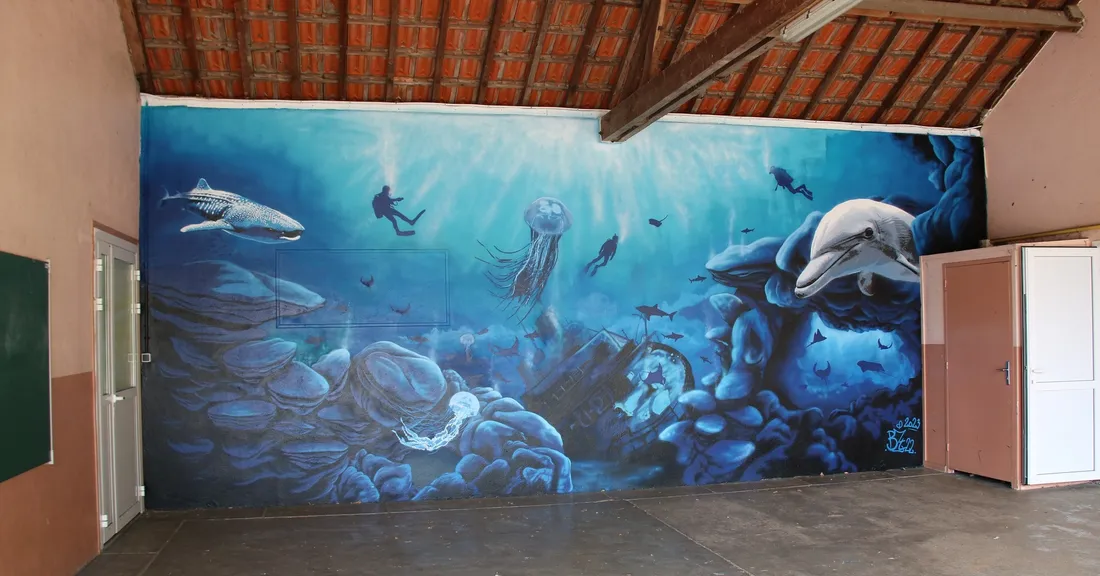 Fresque sur un préau