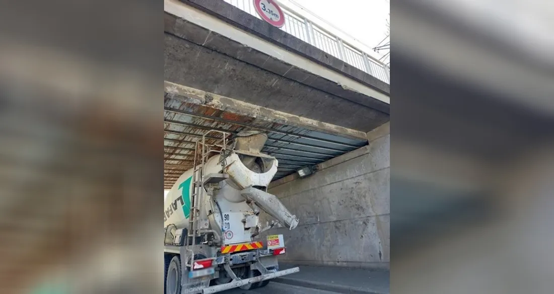 Un chauffeur coince son véhicule sous un pont à Poissy et paralyse une ligne de Transilien - Evasion