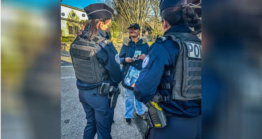Distribution de flyers aux Tarterêts