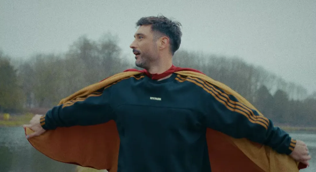 Jérémy Frérot dans le clip de "Avec ou sans"