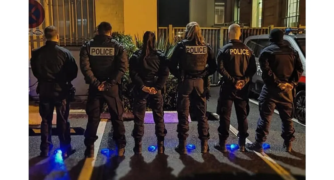 Policiers participant au "Jeudi noir"