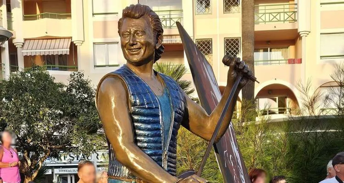 Statue de Johnny Hallyday à Fréjus