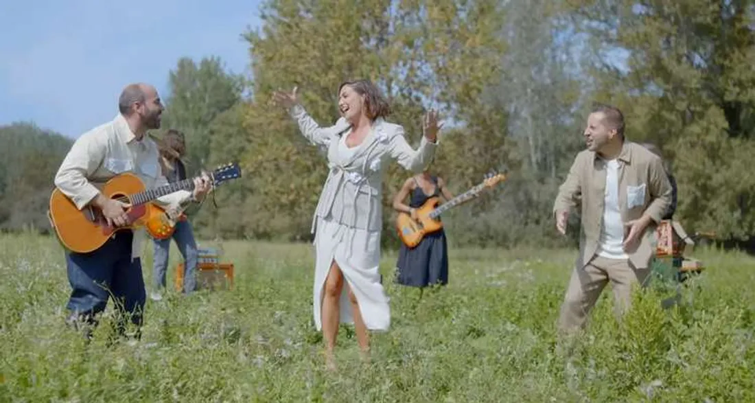 Image du clip "Mademoiselle" de Trois Cafés Gourmands