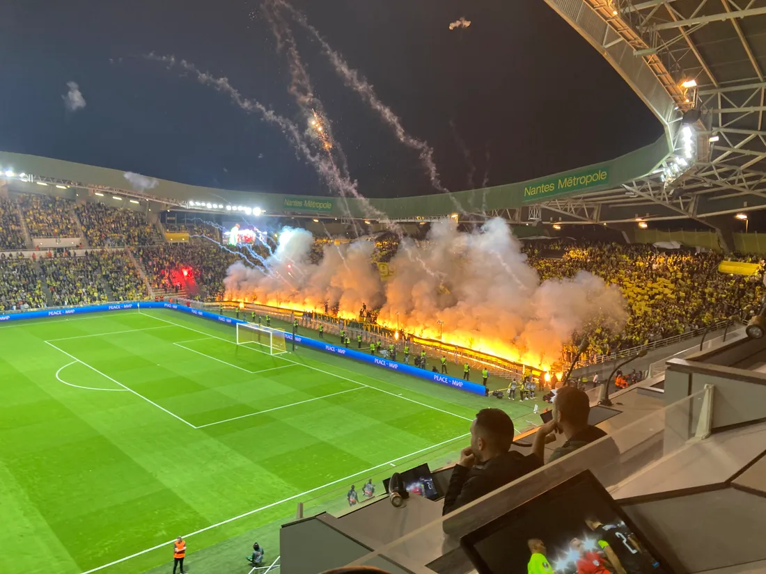 FC Nantes - La Beaujoire en feu !