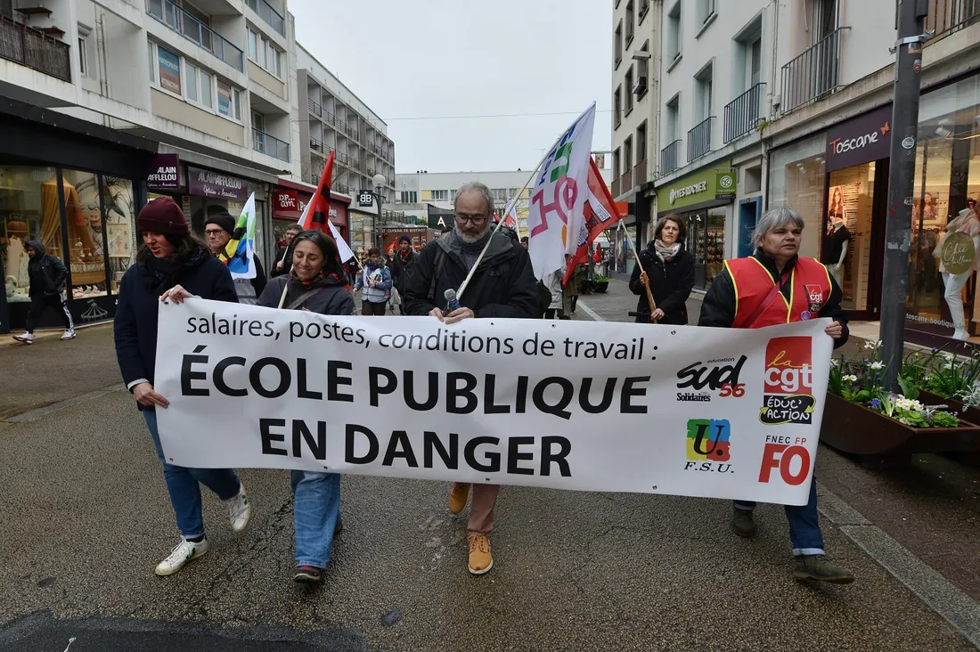Manifestation des enseignant à Lorient (56)