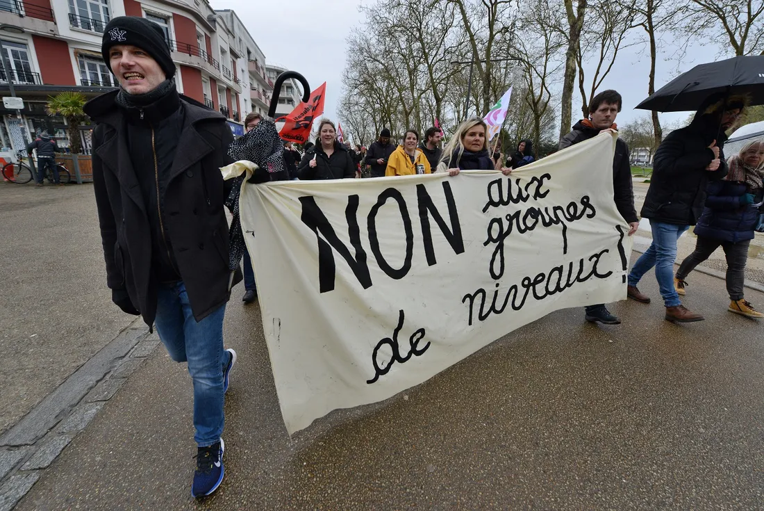 Manifestation des enseignants à Lorient (56)