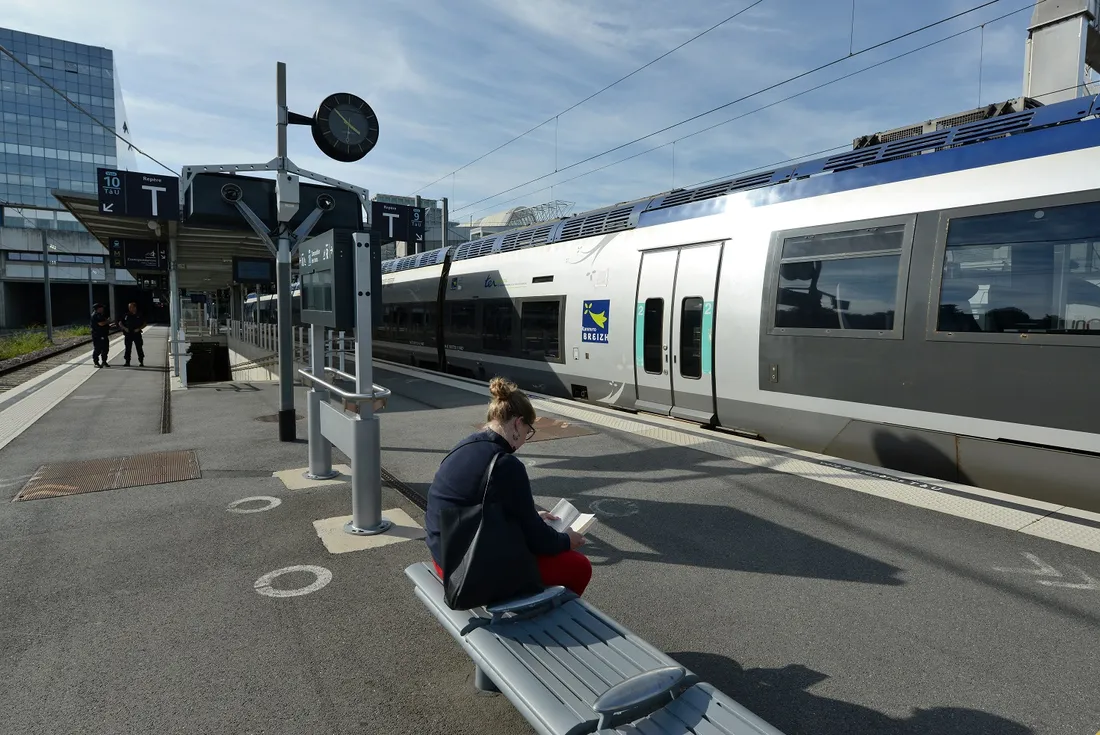 SNCF - Gare de Rennes, lectrice