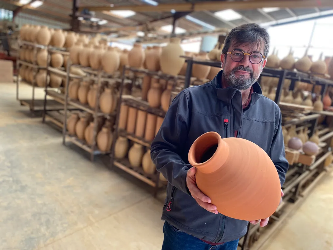Patrice Jeaud, co-gérant de la poterie Lutton