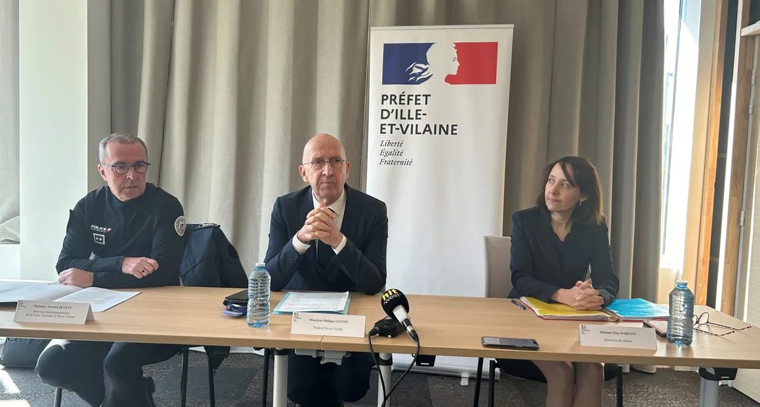 Yannick Blouin (police), Philippe Gustin (préfet) et Élise Dabouis (directrice de cabinet).