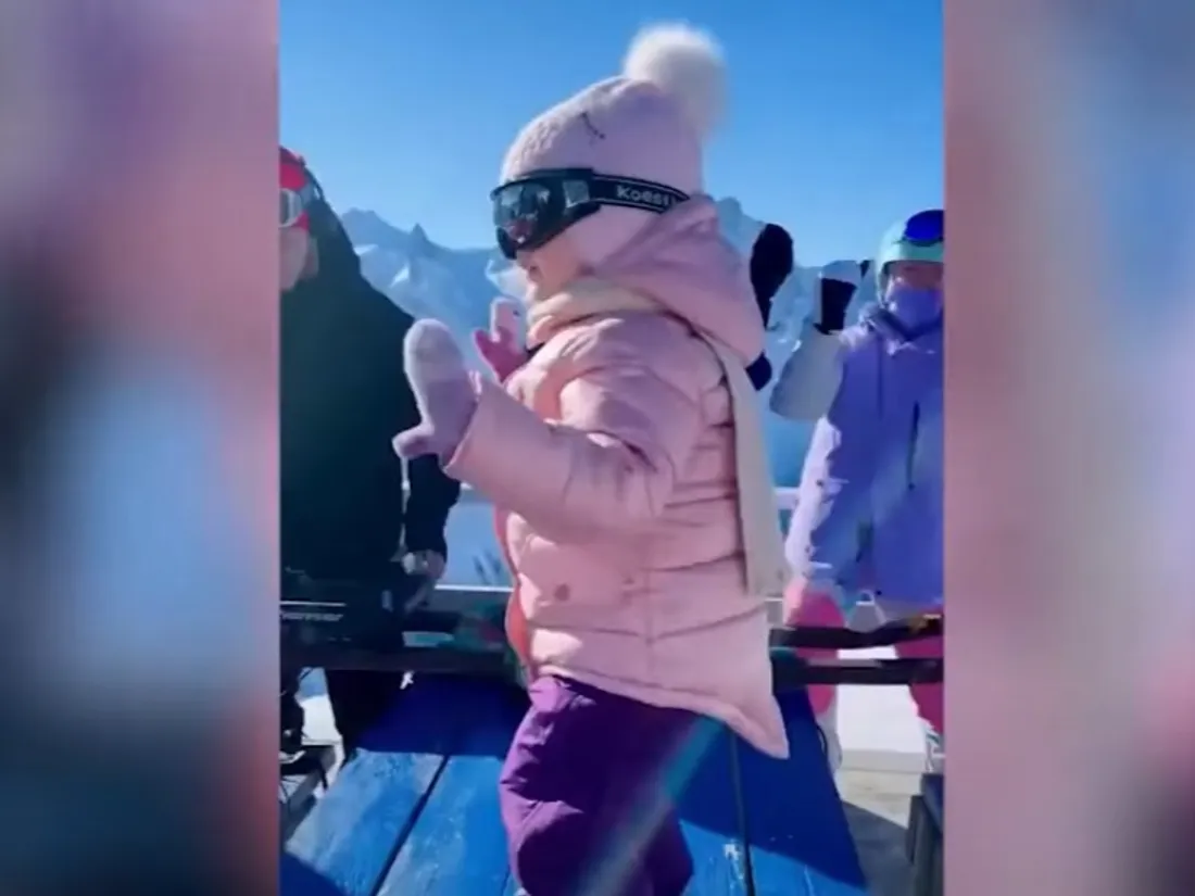 Baby dancing 